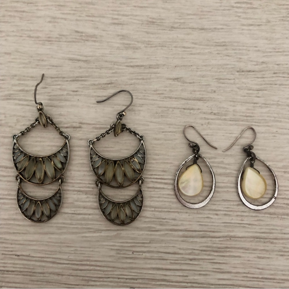 Set of two lovely dangle fashion earrings